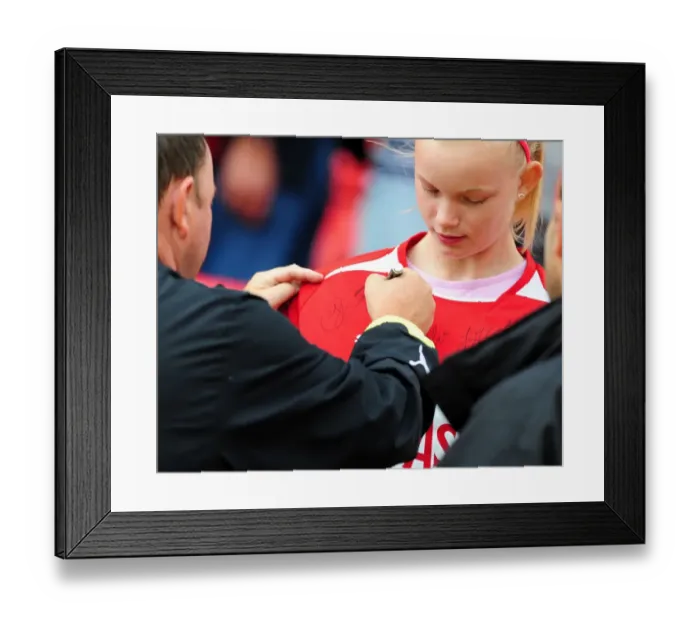 Framed Print : Bristol City FC First Team Open Day 09-10: Behind the Scenes with the Squad Framed Print : Bristol City FC First Team Open Day 09-10: Behind the Scenes with the Squad