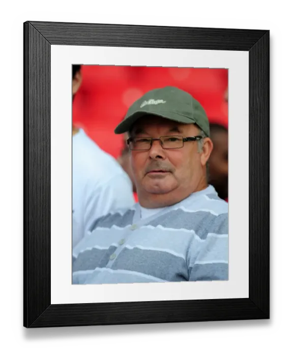 Framed Print : Behind the Scenes: 09-10 Bristol City FC First Team Open Day Framed Print : Behind the Scenes: 09-10 Bristol City FC First Team Open Day