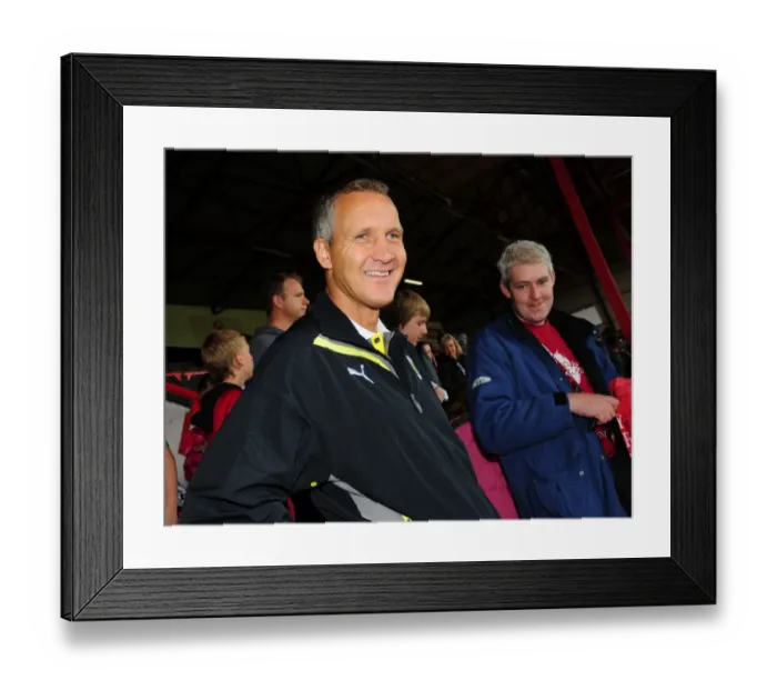 Framed Print : Bristol City FC First Team Open Day 09-10: Behind the Scenes with the Squad Framed Print : Bristol City FC First Team Open Day 09-10: Behind the Scenes with the Squad