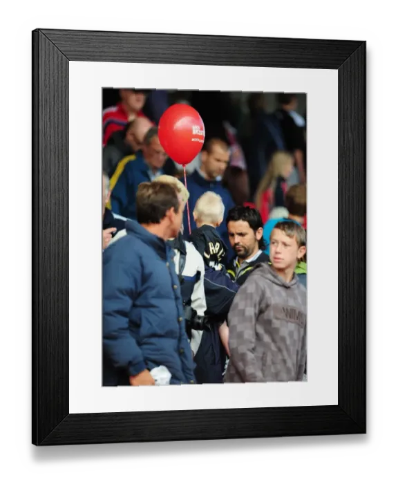 Framed Print : Bristol City FC First Team Open Day 09-10: Behind the Scenes with the Squad Framed Print : Bristol City FC First Team Open Day 09-10: Behind the Scenes with the Squad