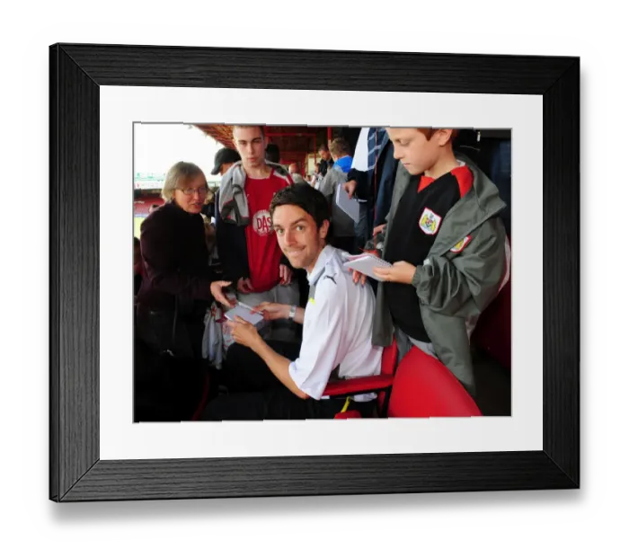 Framed Print : Bristol City FC First Team Open Day 09-10: Behind the Scenes with the Squad Framed Print : Bristol City FC First Team Open Day 09-10: Behind the Scenes with the Squad