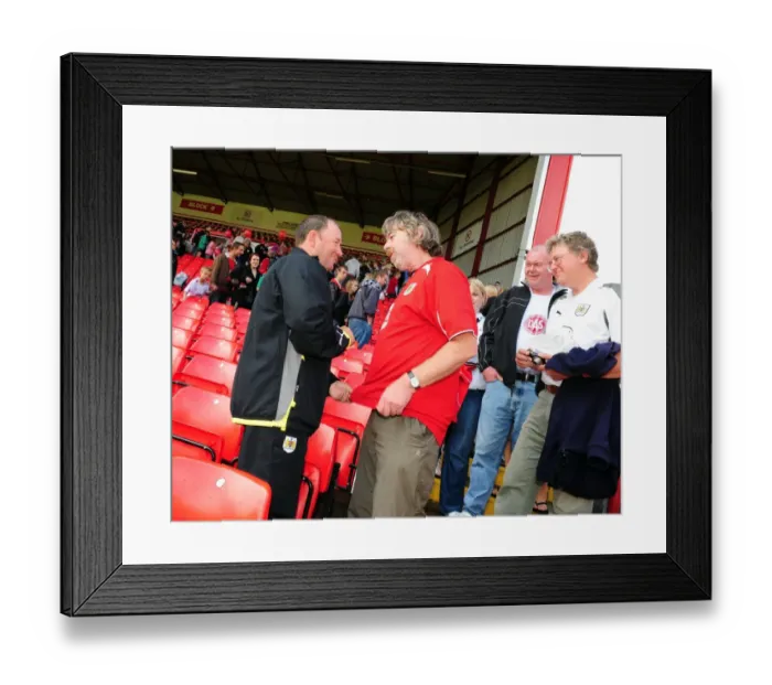 Framed Print : Bristol City FC First Team Open Day 09-10: Exclusive Access to the Squad
