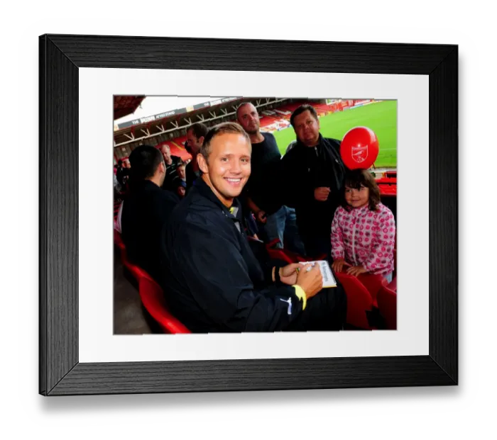 Framed Print : Behind-the-Scenes: Bristol City First Team Open Day 09-10 Framed Print : Behind-the-Scenes: Bristol City First Team Open Day 09-10