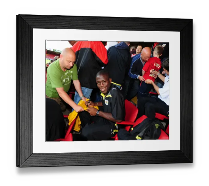 Framed Print : Bristol City FC First Team Open Day 09-10: Behind the Scenes with the Squad