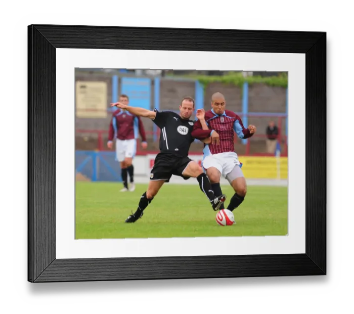 Framed Print : Bristol City FC vs Weymouth: Pre-Season Friendly (09-10) Framed Print : Bristol City FC vs Weymouth: Pre-Season Friendly (09-10)