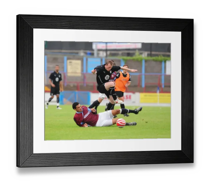 Framed Print : Bristol City FC vs Weymouth: Pre-Season Friendly (09-10) Framed Print : Bristol City FC vs Weymouth: Pre-Season Friendly (09-10)