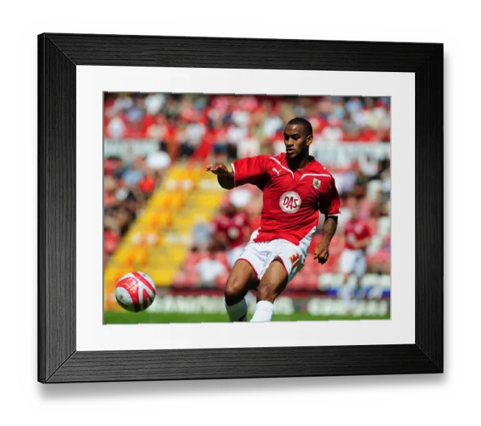 Framed Print : Bristol City vs. Wolverhampton Wanderers: 2009-10 Pre-Season Friendly Framed Print : Bristol City vs. Wolverhampton Wanderers: 2009-10 Pre-Season Friendly