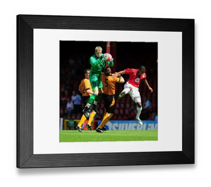 Framed Print : Bristol City vs. Wolverhampton Wanderers: Pre-Season Friendly (09-10) Framed Print : Bristol City vs. Wolverhampton Wanderers: Pre-Season Friendly (09-10)