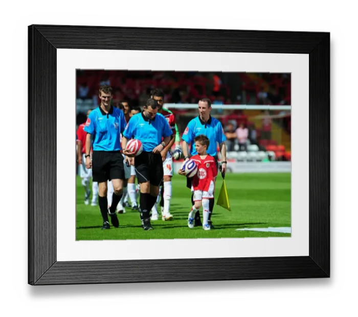 Framed Print : Bristol City vs. Wolverhampton Wanderers: Pre-Season Friendly (09-10) Framed Print : Bristol City vs. Wolverhampton Wanderers: Pre-Season Friendly (09-10)