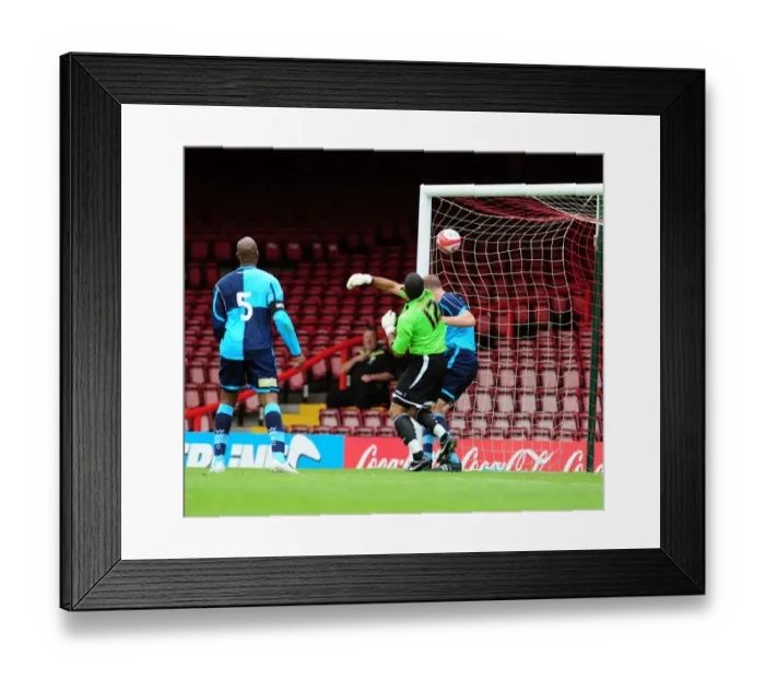Framed Print : Bristol City vs Wycombe Wanderers: 2009-10 Pre-Season Friendly Framed Print : Bristol City vs Wycombe Wanderers: 2009-10 Pre-Season Friendly
