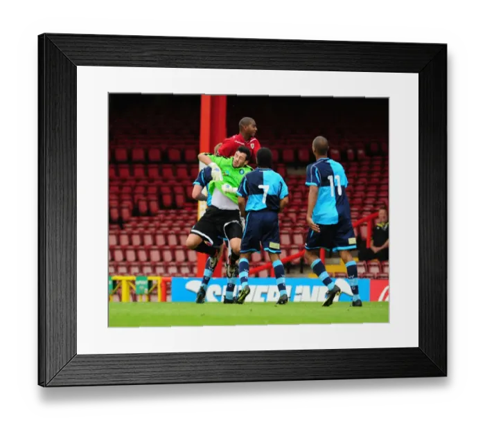 Framed Print : Bristol City vs Wycombe Wanderers: 2009-10 Pre-Season Friendly Framed Print : Bristol City vs Wycombe Wanderers: 2009-10 Pre-Season Friendly