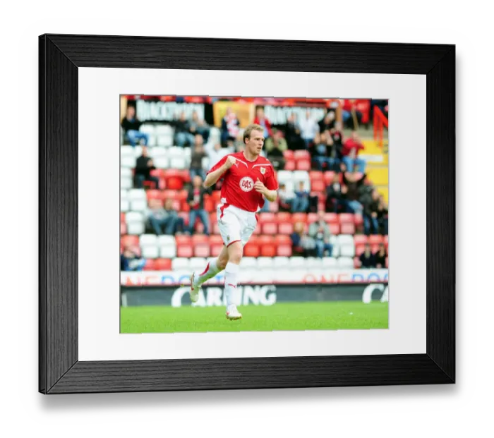 Framed Print : Bristol City vs Wycombe Wanderers: 2009-10 Pre-Season Friendly Framed Print : Bristol City vs Wycombe Wanderers: 2009-10 Pre-Season Friendly