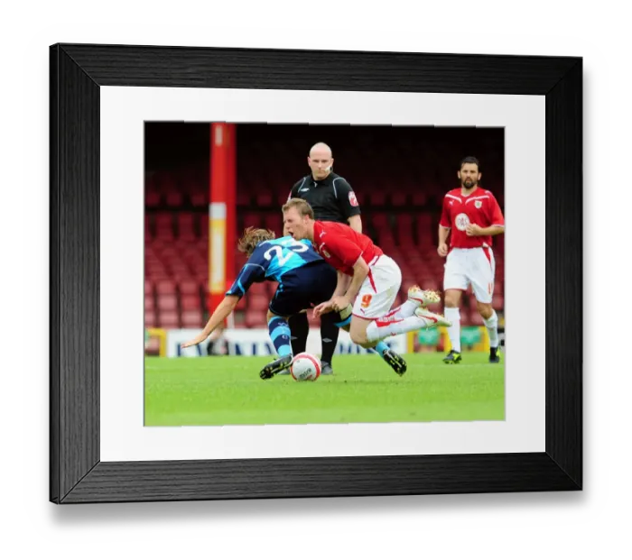 Framed Print : Bristol City vs Wycombe Wanderers: 2009-10 Pre-Season Friendly Framed Print : Bristol City vs Wycombe Wanderers: 2009-10 Pre-Season Friendly