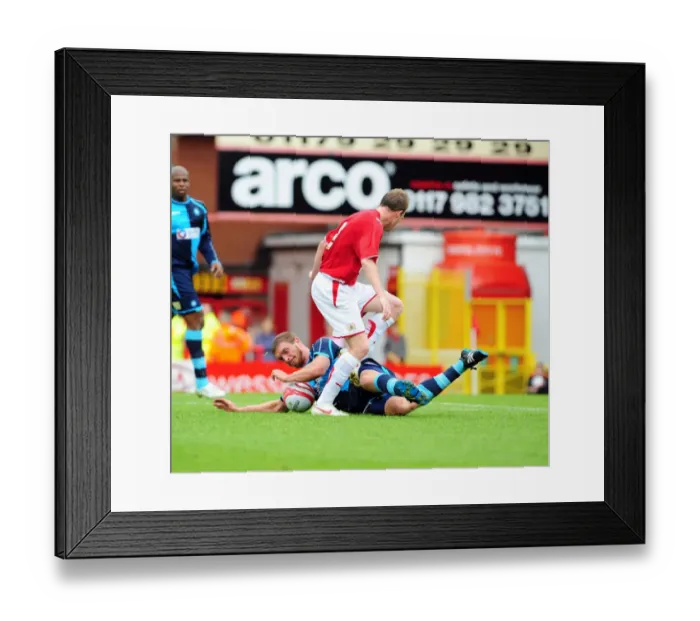 Framed Print : Bristol City vs Wycombe Wanderers: 2009-10 Pre-Season Friendly Framed Print : Bristol City vs Wycombe Wanderers: 2009-10 Pre-Season Friendly