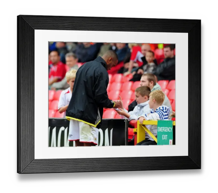 Framed Print : Bristol City vs Wycombe Wanderers: 2009-10 Pre-Season Friendly Framed Print : Bristol City vs Wycombe Wanderers: 2009-10 Pre-Season Friendly