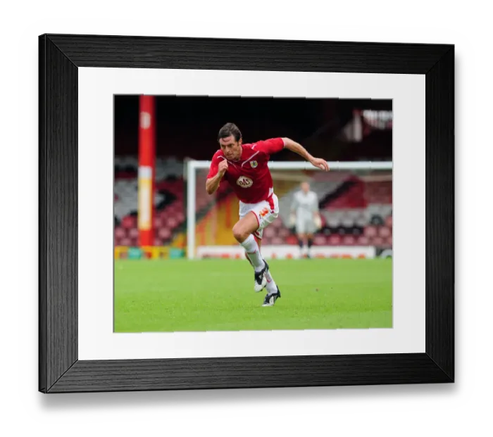 Framed Print : Bristol City vs Wycombe Wanderers: 2009-10 Pre-Season Friendly Framed Print : Bristol City vs Wycombe Wanderers: 2009-10 Pre-Season Friendly