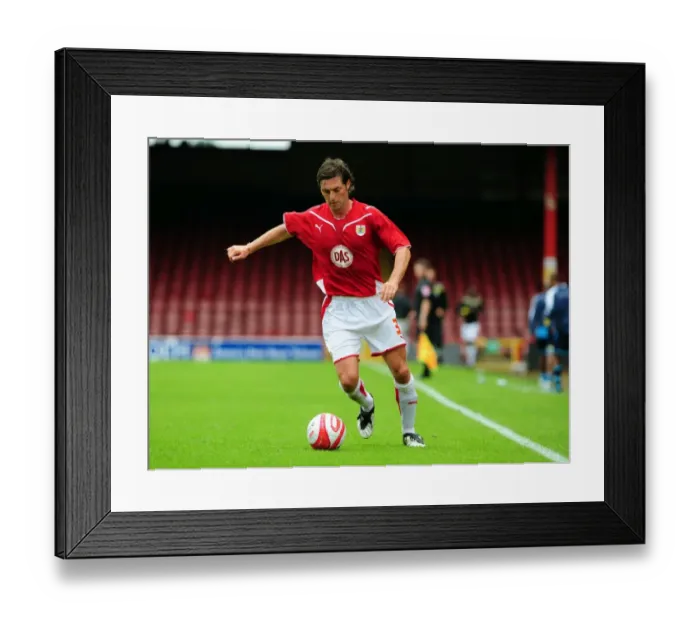 Framed Print : Bristol City vs Wycombe Wanderers: Pre-Season Friendly (2009-10) Framed Print : Bristol City vs Wycombe Wanderers: Pre-Season Friendly (2009-10)