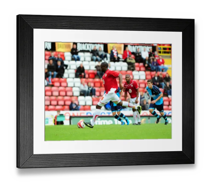 Framed Print : Bristol City vs Wycombe Wanderers: 2009-10 Pre-Season Friendly Framed Print : Bristol City vs Wycombe Wanderers: 2009-10 Pre-Season Friendly