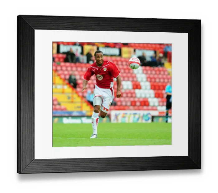 Framed Print : Bristol City vs Wycombe Wanderers: 2009-10 Pre-Season Friendly Framed Print : Bristol City vs Wycombe Wanderers: 2009-10 Pre-Season Friendly