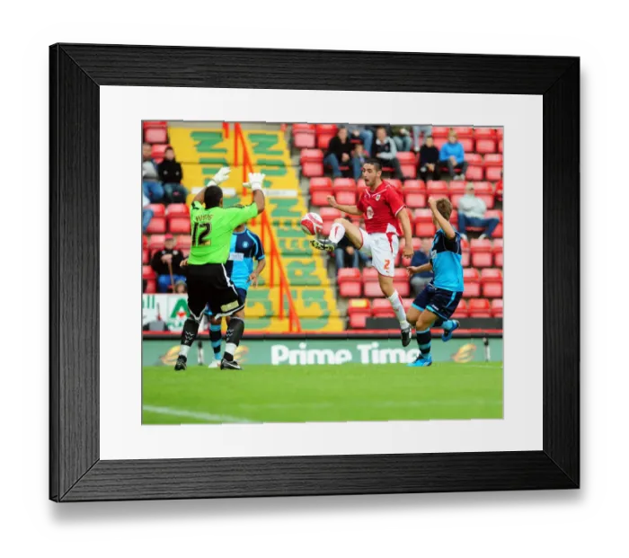 Framed Print : Bristol City vs Wycombe Wanderers: 2009-10 Pre-Season Friendly Framed Print : Bristol City vs Wycombe Wanderers: 2009-10 Pre-Season Friendly