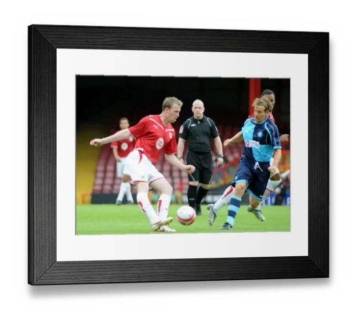 Framed Print : David Clarkson in Action for Bristol City Against Wycombe Wanderers Framed Print : David Clarkson in Action for Bristol City Against Wycombe Wanderers