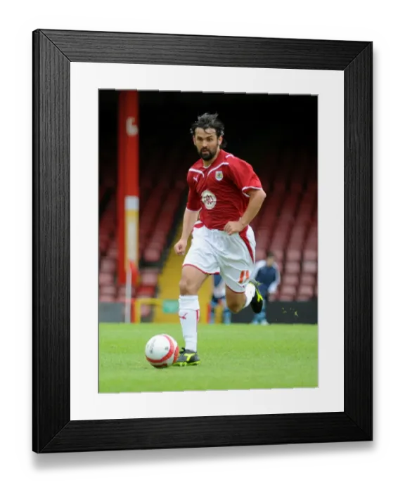 Framed Print : Paul Hartley in Action for Bristol City Against Wycombe Wanderers Framed Print : Paul Hartley in Action for Bristol City Against Wycombe Wanderers
