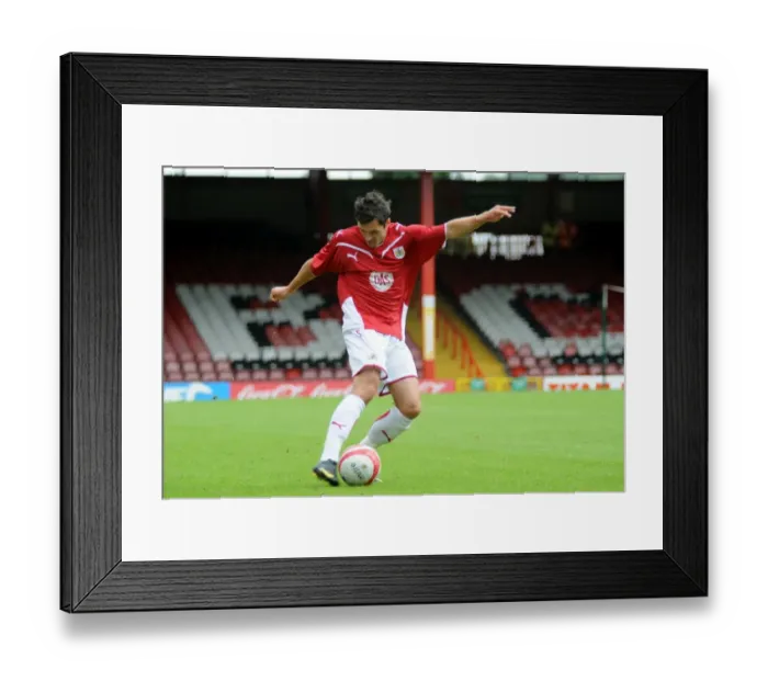 Framed Print : Ivan Sproule in Action for Bristol City Against Wycombe Wanderers