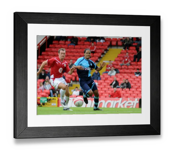 Framed Print : Gavin Williams in Action for Bristol City Against Wycombe Wanderers
