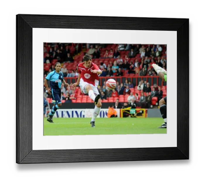 Framed Print : Ivan Sproule in Action: Bristol City vs Wycombe Wanderers
