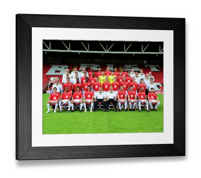 Framed Print : Bristol City First Team: 09-10 Season - Unified Team Photo Framed Print : Bristol City First Team: 09-10 Season - Unified Team Photo