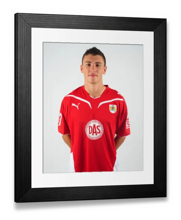 Framed Print : Bristol City FC: Season 10-11 - Head Shots featuring Jamal Campbell-Ryce Framed Print : Bristol City FC: Season 10-11 - Head Shots featuring Jamal Campbell-Ryce