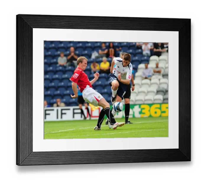 Framed Print : Clash of Giants: Bristol City vs Preston North End (Season 09-10) Framed Print : Clash of Giants: Bristol City vs Preston North End (Season 09-10)