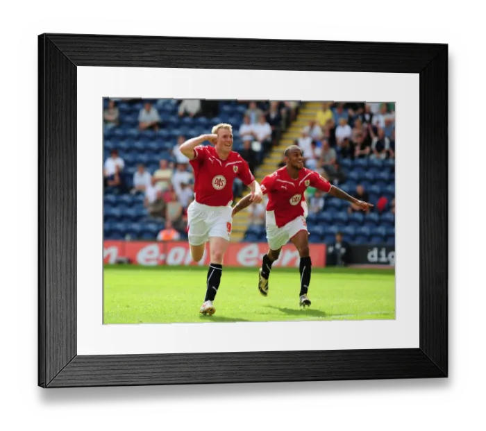 Framed Print : Football Clash: Bristol City vs Preston North End - Season 09-10 Framed Print : Football Clash: Bristol City vs Preston North End - Season 09-10