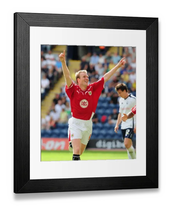 Framed Print : Football Showdown: Preston North End vs. Bristol City (Season 09-10) Framed Print : Football Showdown: Preston North End vs. Bristol City (Season 09-10)
