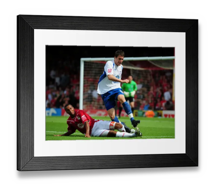 Framed Print : Bristol City vs. Crystal Palace: A Football Rivalry - Season 09-10 Framed Print : Bristol City vs. Crystal Palace: A Football Rivalry - Season 09-10