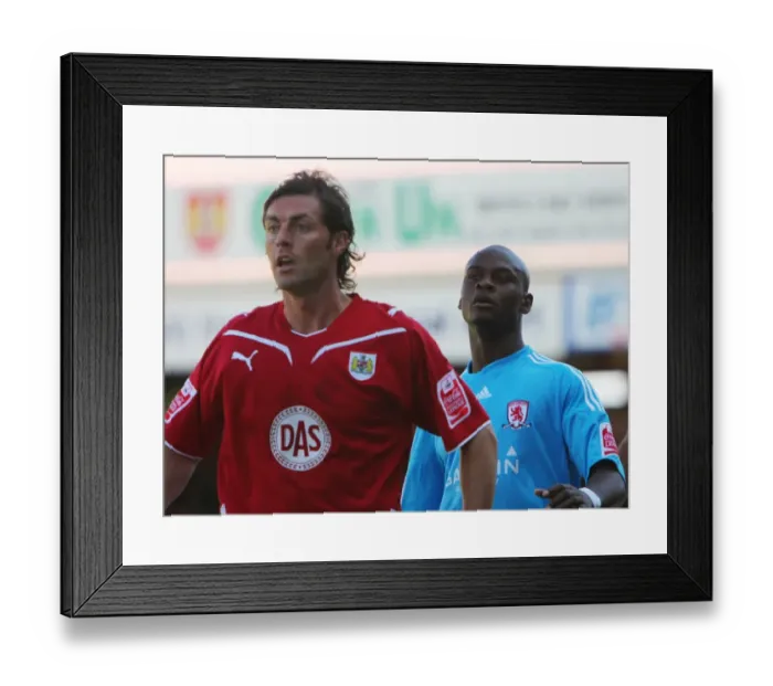 Framed Print : Bristol City vs Middlesbrough: 09-10 Football Showdown - A Season to Remember Framed Print : Bristol City vs Middlesbrough: 09-10 Football Showdown - A Season to Remember