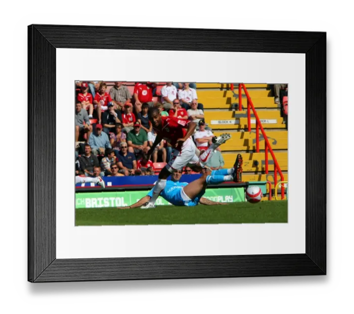 Framed Print : Football Showdown: Bristol City vs Middlesbrough (09-10 Season) Framed Print : Football Showdown: Bristol City vs Middlesbrough (09-10 Season)