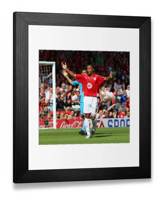 Framed Print : Season 9-10: A Thrilling Football Showdown - Bristol City vs Middlesbrough Framed Print : Season 9-10: A Thrilling Football Showdown - Bristol City vs Middlesbrough
