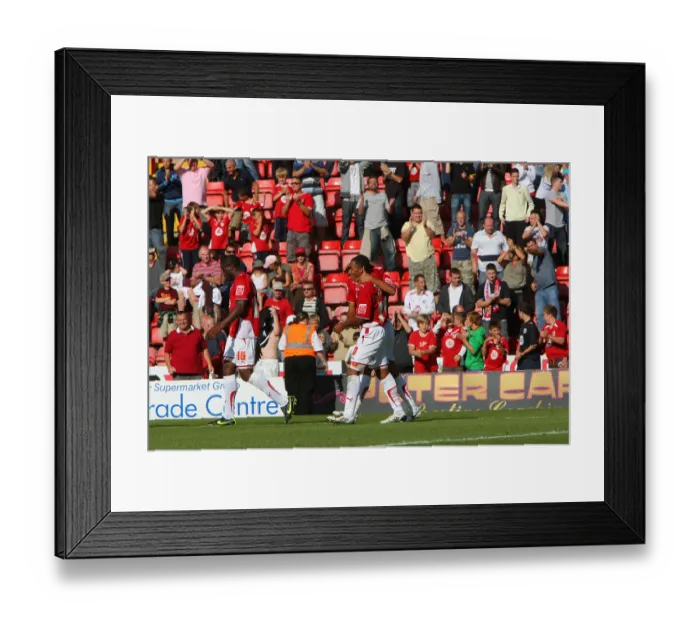 Framed Print : 09-10 Football Showdown: Bristol City vs Middlesbrough - Clash of First Teams Framed Print : 09-10 Football Showdown: Bristol City vs Middlesbrough - Clash of First Teams