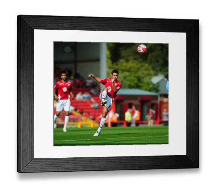 Framed Print : Bristol City vs Scunthorpe United: A Football Rivalry - Season 09-10 Framed Print : Bristol City vs Scunthorpe United: A Football Rivalry - Season 09-10