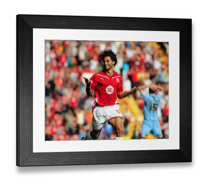 Framed Print : Bristol City vs Scunthorpe United: A Football Rivalry - Season 09-10 Framed Print : Bristol City vs Scunthorpe United: A Football Rivalry - Season 09-10