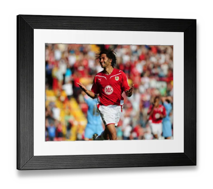 Framed Print : Bristol City vs Scunthorpe United: A Football Rivalry - Season 09-10 Framed Print : Bristol City vs Scunthorpe United: A Football Rivalry - Season 09-10