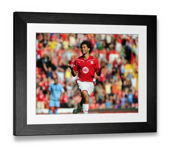 Framed Print : Bristol City vs Scunthorpe United: A Football Rivalry - Season 09-10 Framed Print : Bristol City vs Scunthorpe United: A Football Rivalry - Season 09-10