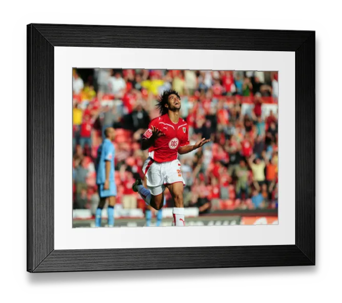 Framed Print : Bristol City vs Scunthorpe United: A Football Rivalry - Season 09-10
