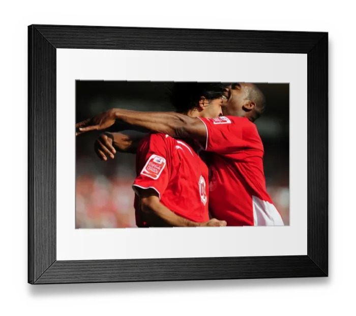 Framed Print : Bristol City vs Scunthorpe United: A Football Rivalry - Season 09-10 Framed Print : Bristol City vs Scunthorpe United: A Football Rivalry - Season 09-10