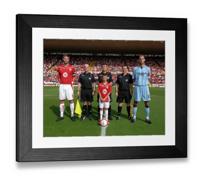 Framed Print : Bristol City vs Scunthorpe United: A Football Rivalry - Season 09-10 Framed Print : Bristol City vs Scunthorpe United: A Football Rivalry - Season 09-10