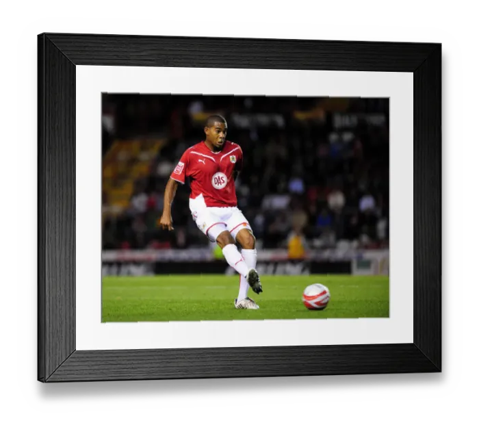 Framed Print : Bristol City vs Blackpool: 09-10 Football Showdown - A Clash of First Teams Framed Print : Bristol City vs Blackpool: 09-10 Football Showdown - A Clash of First Teams