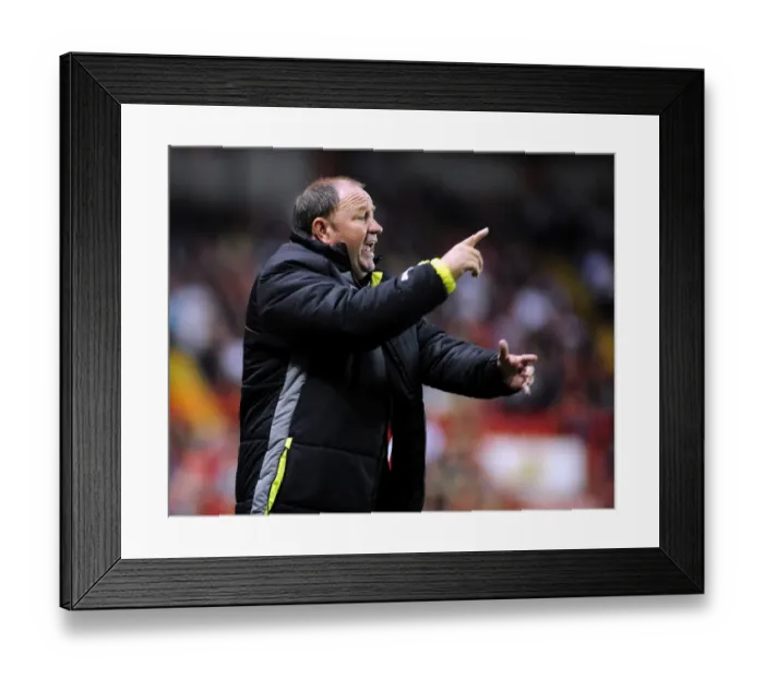 Framed Print : Gary Johnson Leads Bristol City Against Blackpool in Championship Clash - 09 / 03 / 2010 Framed Print : Gary Johnson Leads Bristol City Against Blackpool in Championship Clash - 09 / 03 / 2010