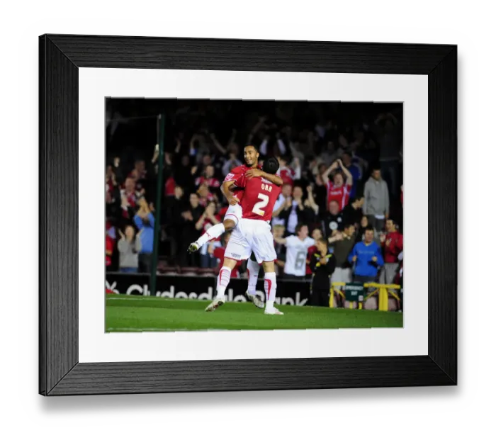 Framed Print : Bristol City vs Blackpool: Clash of the First Teams - Season 09-10 Framed Print : Bristol City vs Blackpool: Clash of the First Teams - Season 09-10