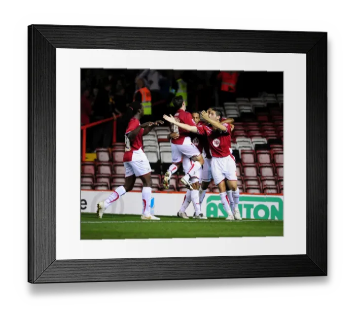 Framed Print : Bristol City vs Blackpool: Clash of the First Teams - Season 09-10 Framed Print : Bristol City vs Blackpool: Clash of the First Teams - Season 09-10